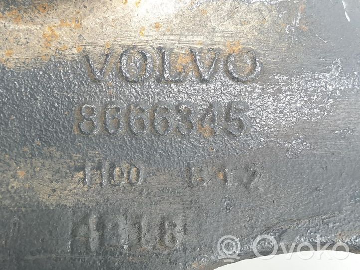 Volvo XC90 Braccio di controllo sospensione posteriore 8666345