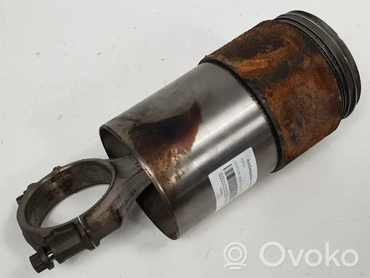 Mercedes-Benz CLK A208 C208 Piston avec bielle 