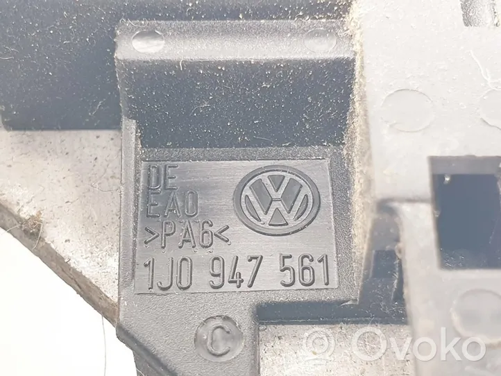 Volkswagen Golf IV Leva di rilascio del freno a mano 1J0947561