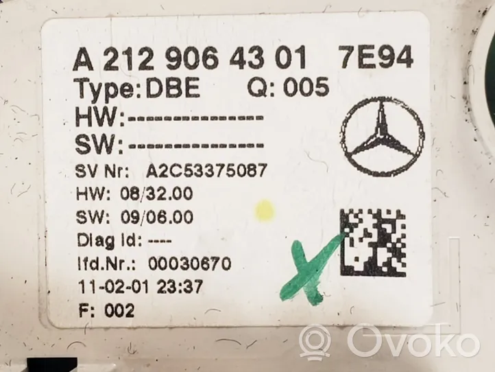Mercedes-Benz E W212 Rivestimento della console di illuminazione installata sul rivestimento del tetto A2129064301