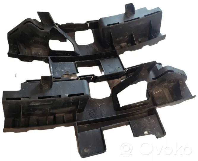 Ford Focus Uchwyt / Mocowanie zderzaka tylnego 3M51-17E857