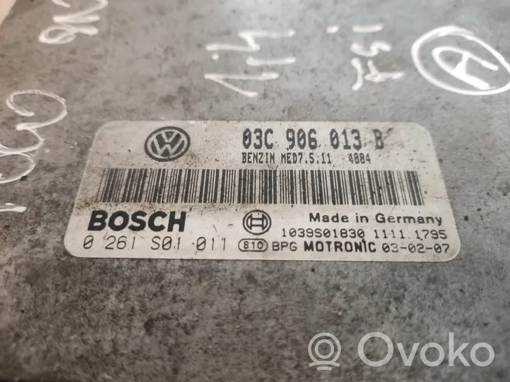 Volkswagen Polo IV 9N3 Unité de commande, module ECU de moteur 0261S01011