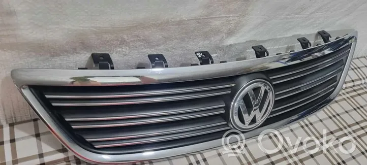 Volkswagen Phaeton Front bumper upper radiator grill 