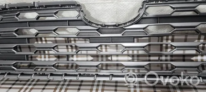 Toyota RAV 4 (XA50) Grille calandre supérieure de pare-chocs avant 