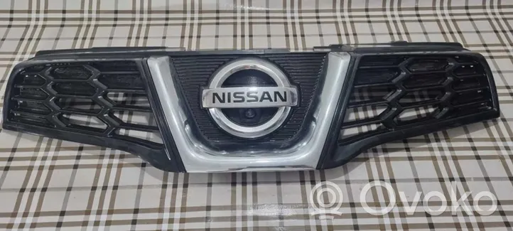 Nissan Qashqai Grille calandre supérieure de pare-chocs avant 