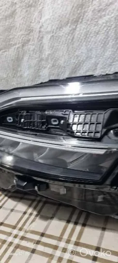 Nissan Qashqai J12 Lampa przednia 