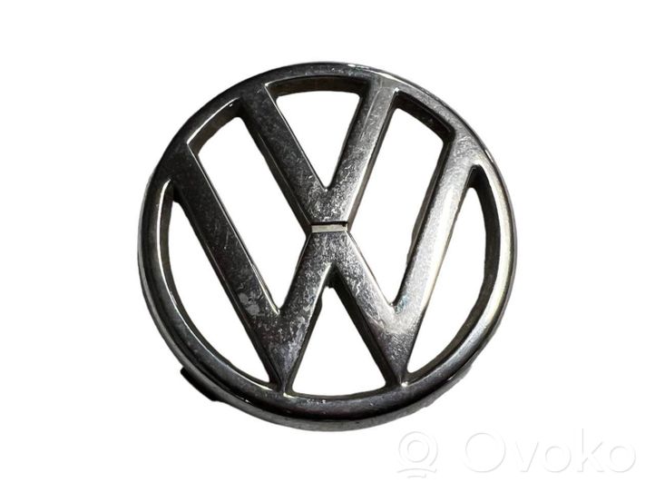 Volkswagen PASSAT B2 Emblemat / Znaczek 325853601