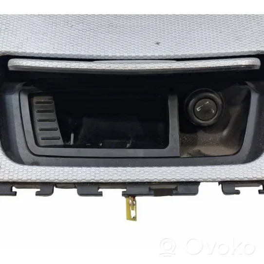 BMW 3 E90 E91 Popielniczka przednia tunelu środkowego E8X51167078571