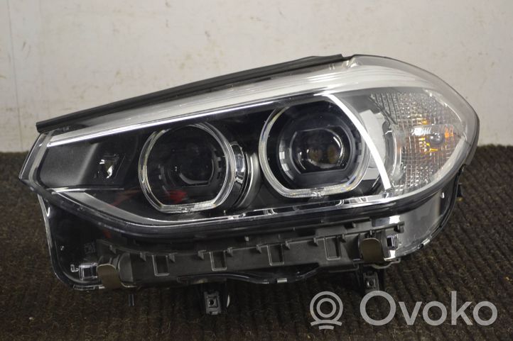 BMW X3 G01 Lampa przednia 8496819