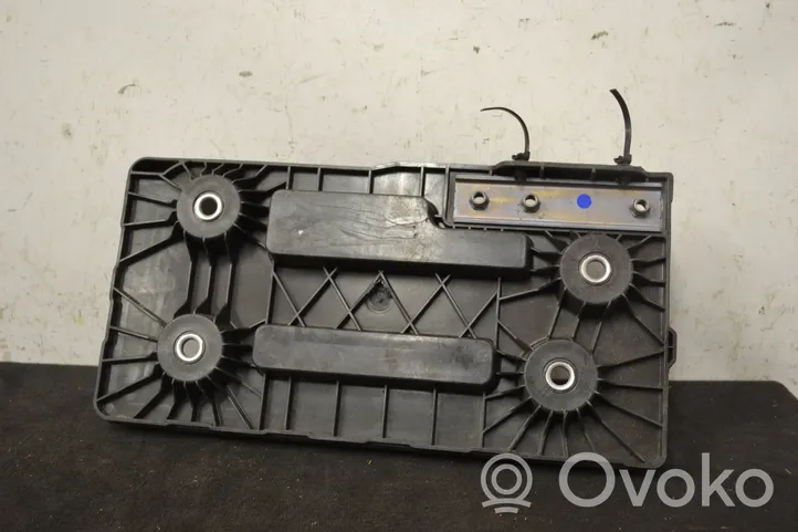 Volkswagen PASSAT B8 Battery box tray 3q0804869