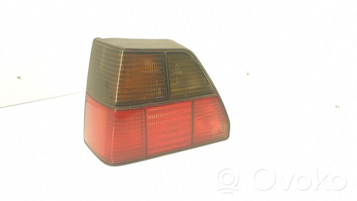 Volkswagen Golf II Aizmugurējais lukturis virsbūvē 53389R23