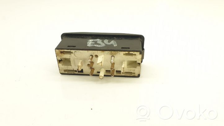 BMW 5 E34 Interruttore di controllo della trazione (ASR) 8350352