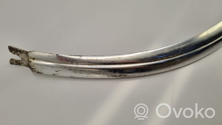 Mercedes-Benz COMPAKT W115 Windshield trim 