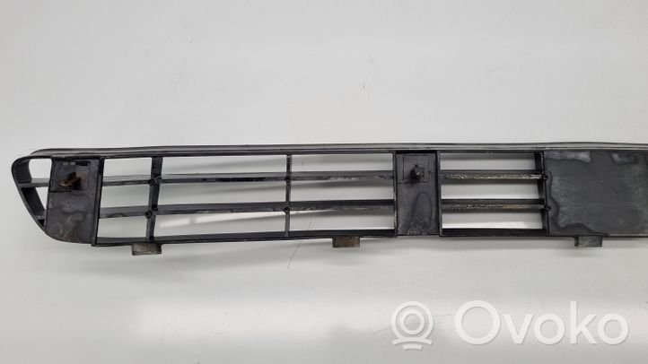 Audi 80 90 B3 Grille inférieure de pare-chocs avant 893853667A