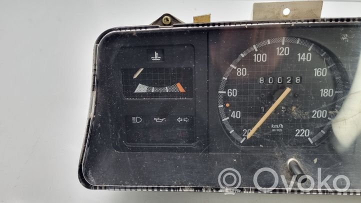 Opel Kadett E Compteur de vitesse tableau de bord 93154697SJ