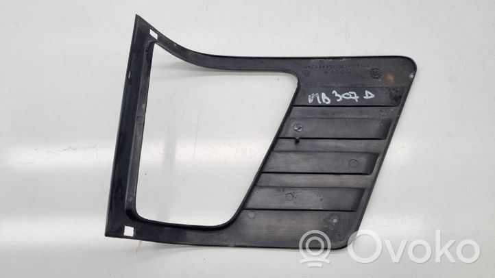 Mercedes-Benz 307 Rivestimento parafango (modanatura) 6018890163