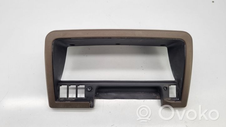 Nissan Patrol Y60 Garniture contour d'écran affichage 10261RB01