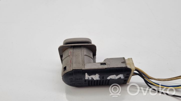 Volkswagen PASSAT B4 Interruptor del espejo lateral 321959565