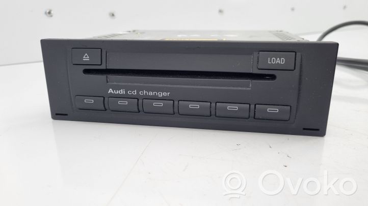 Audi A6 S6 C5 4B Radio / CD/DVD atskaņotājs / navigācija 4B0035152C