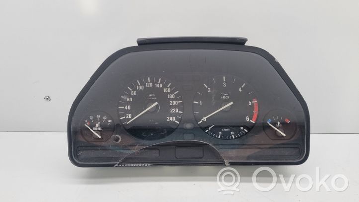 BMW 5 E34 Spidometrs (instrumentu panelī) 8359355