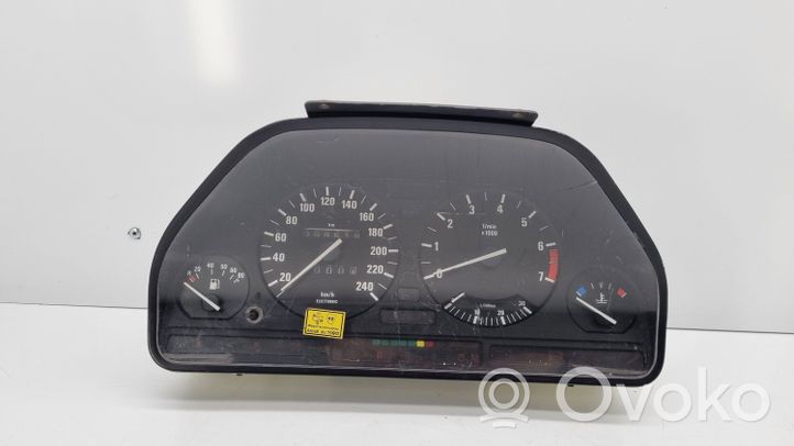 BMW 5 E34 Compteur de vitesse tableau de bord 1389490