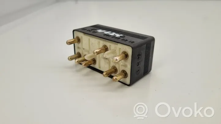 Mercedes-Benz E W124 Coolant fan relay 0015428219