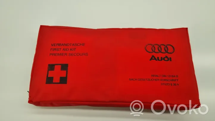 Audi A4 S4 B5 8D First aid kit 8D0860281C