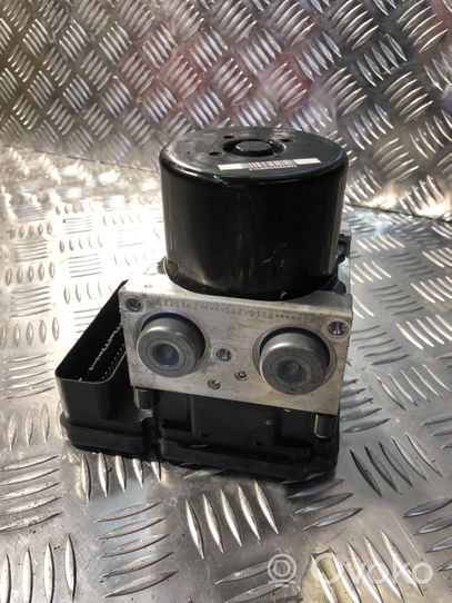 Volvo XC70 ABS Pump P30681619