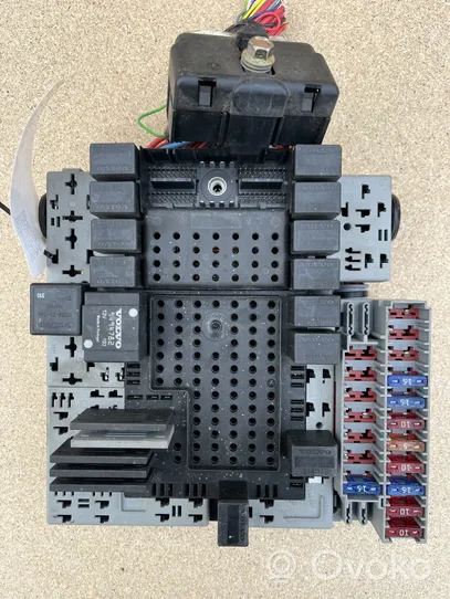 Volvo XC70 Module de fusibles 8645410