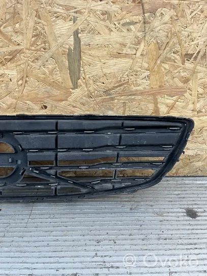 Volvo V70 Grille calandre supérieure de pare-chocs avant 31383597