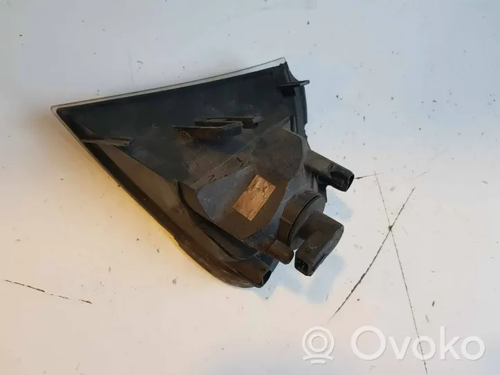 Toyota Avensis T220 Indicatore di direzione anteriore 019794