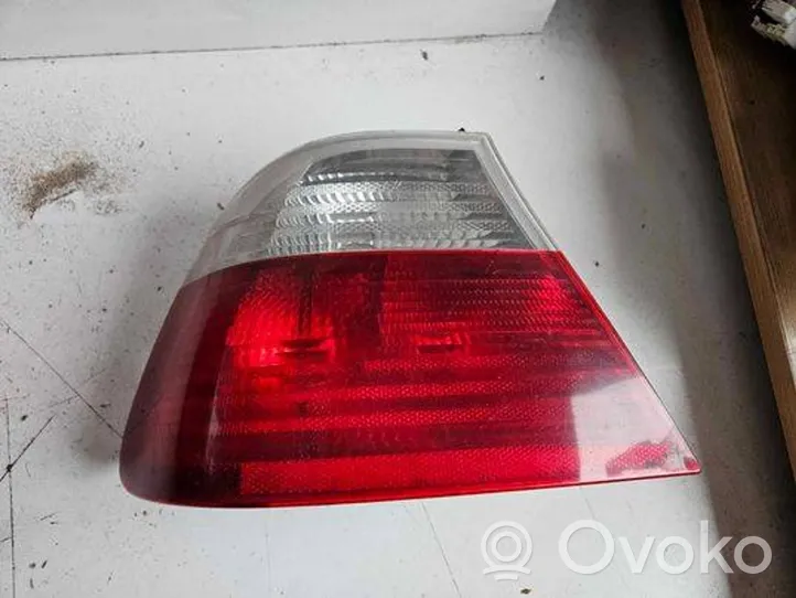 BMW 3 E46 Galinis žibintas kėbule 257021L