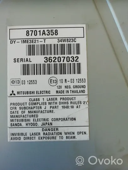 Mitsubishi Space Star Unité principale radio / CD / DVD / GPS 8701A358