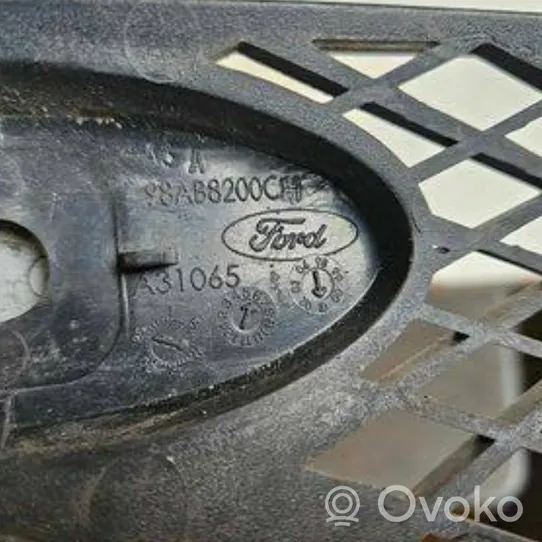 Ford Focus Griglia superiore del radiatore paraurti anteriore A31065