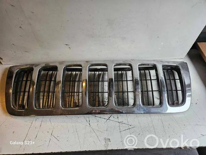 Jeep Cherokee XJ Grille calandre supérieure de pare-chocs avant 27169B