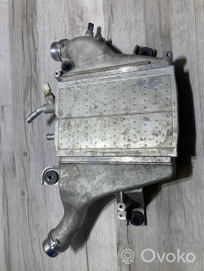 Toyota Hilux VIII Starpdzesētāja radiators 67090010