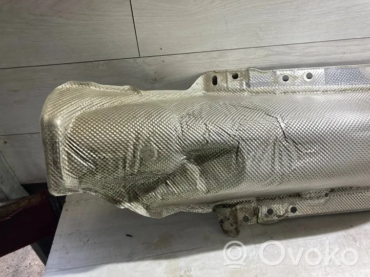 Renault Clio V Bouclier thermique d'échappement 747519580R