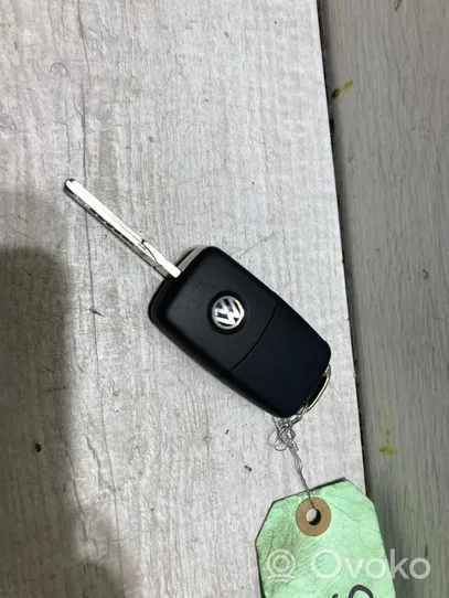 Volkswagen Beetle A5 Ignition key/card 5K0837202BH