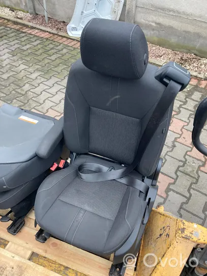 Ford B-MAX Kuljettajan istuin 