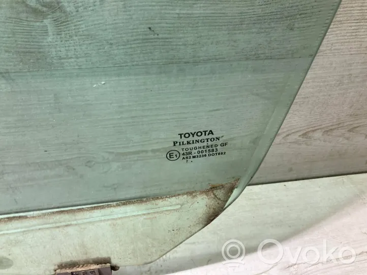 Toyota Yaris Основное стекло передних дверей (четырехдверного автомобиля) 