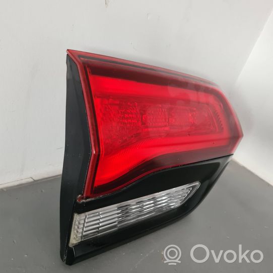 Jeep Cherokee Galinis žibintas dangtyje 68142945AH