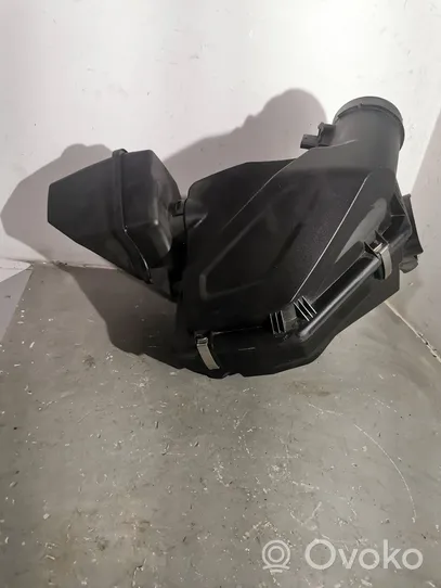 BMW 4 G22 G23 G24 G26 Boîtier de filtre à air 8598277