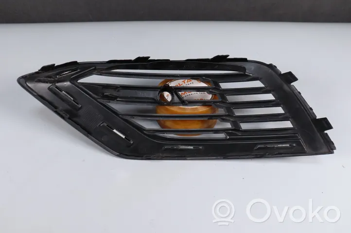 Volvo S60 Front bumper lower grill 31688827