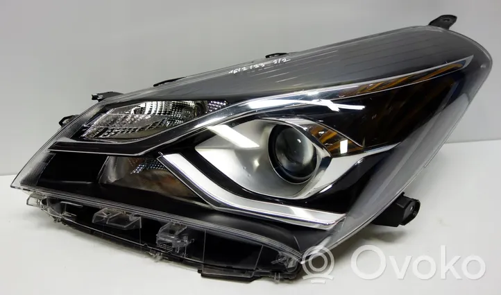 Toyota Yaris Lampy przednie / Komplet 789674541