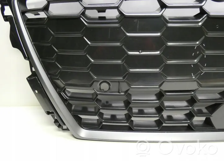 Audi A3 8Y Maskownica / Grill / Atrapa górna chłodnicy 8Y0853651A