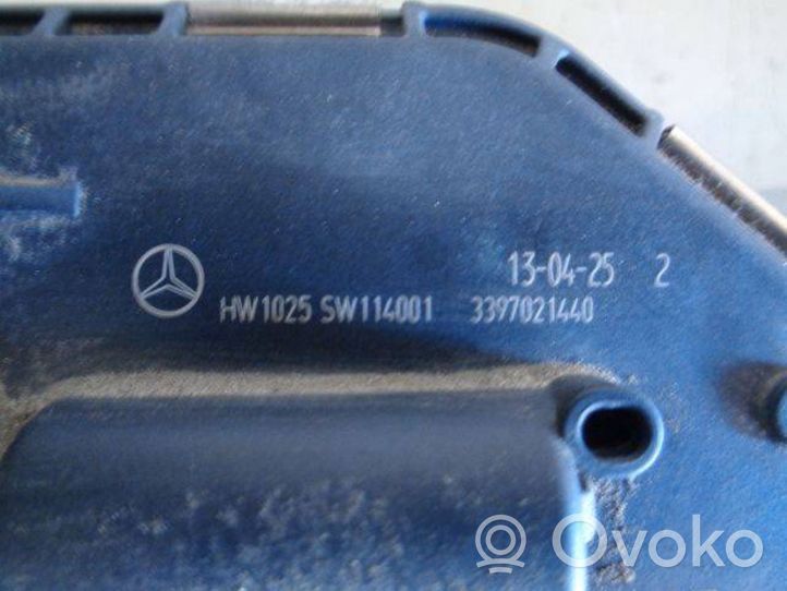 Mercedes-Benz C W204 Mechanizm i silniczek wycieraczek szyby przedniej / czołowej A2048201040