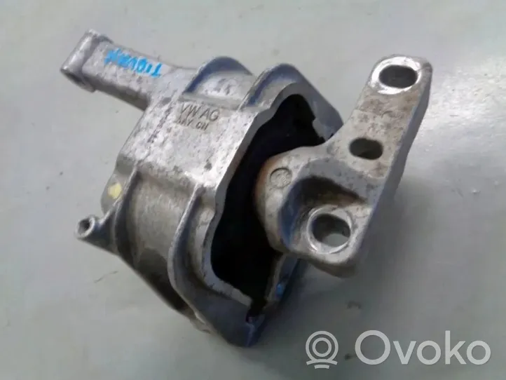 Volkswagen Tiguan Engine mount vacuum valve 