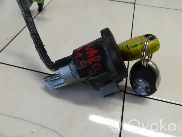 Opel Vivaro Ignition lock 