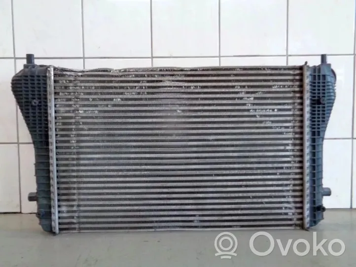 Volkswagen Tiguan Chłodnica powietrza doładowującego / Intercooler 