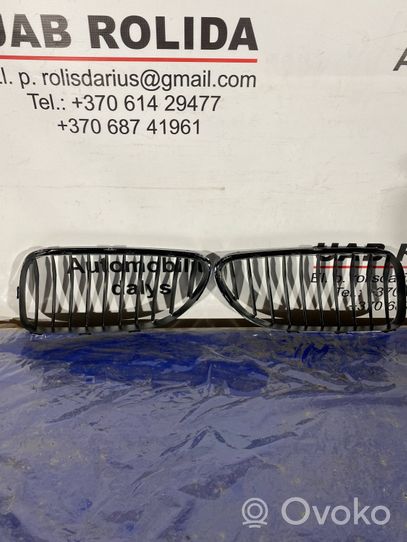 BMW 6 F12 F13 Maskownica / Grill / Atrapa górna chłodnicy 51137212850